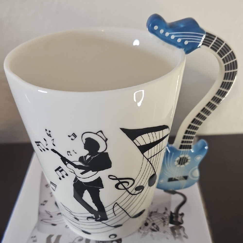 LanHong Music Lover Mug with Saxophone Handle - Picture 2 of 12